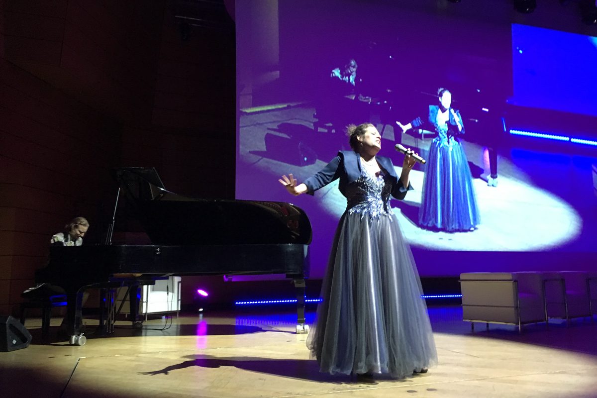 Live-Per­for­mance at Teatro Dal Verme in Milan – Italy